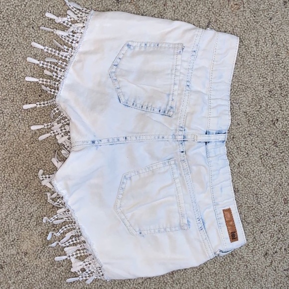 🐠2 for $16 Lace Flower Jean shorts - Picture 5 of 6